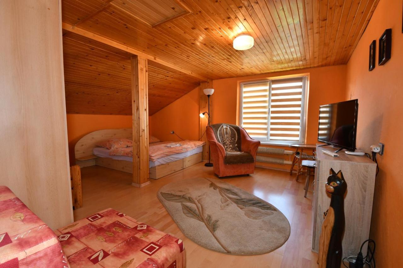 Hotel Privát Lujza Liptovská Osada Exterior foto